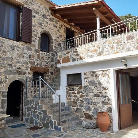 Grandma Agatha & Virginia'S Stonehouse Kefálion Exterior foto